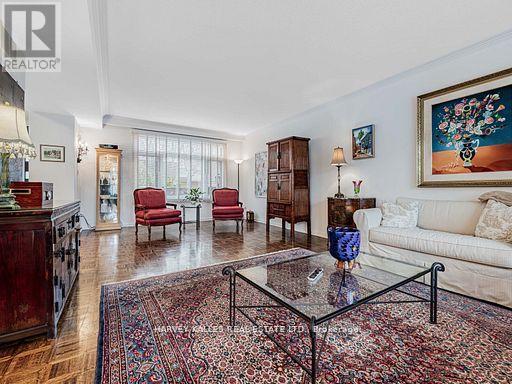 92 Prue Avenue, Toronto, Ontario  M6B 1R5 - Photo 8 - C12747826