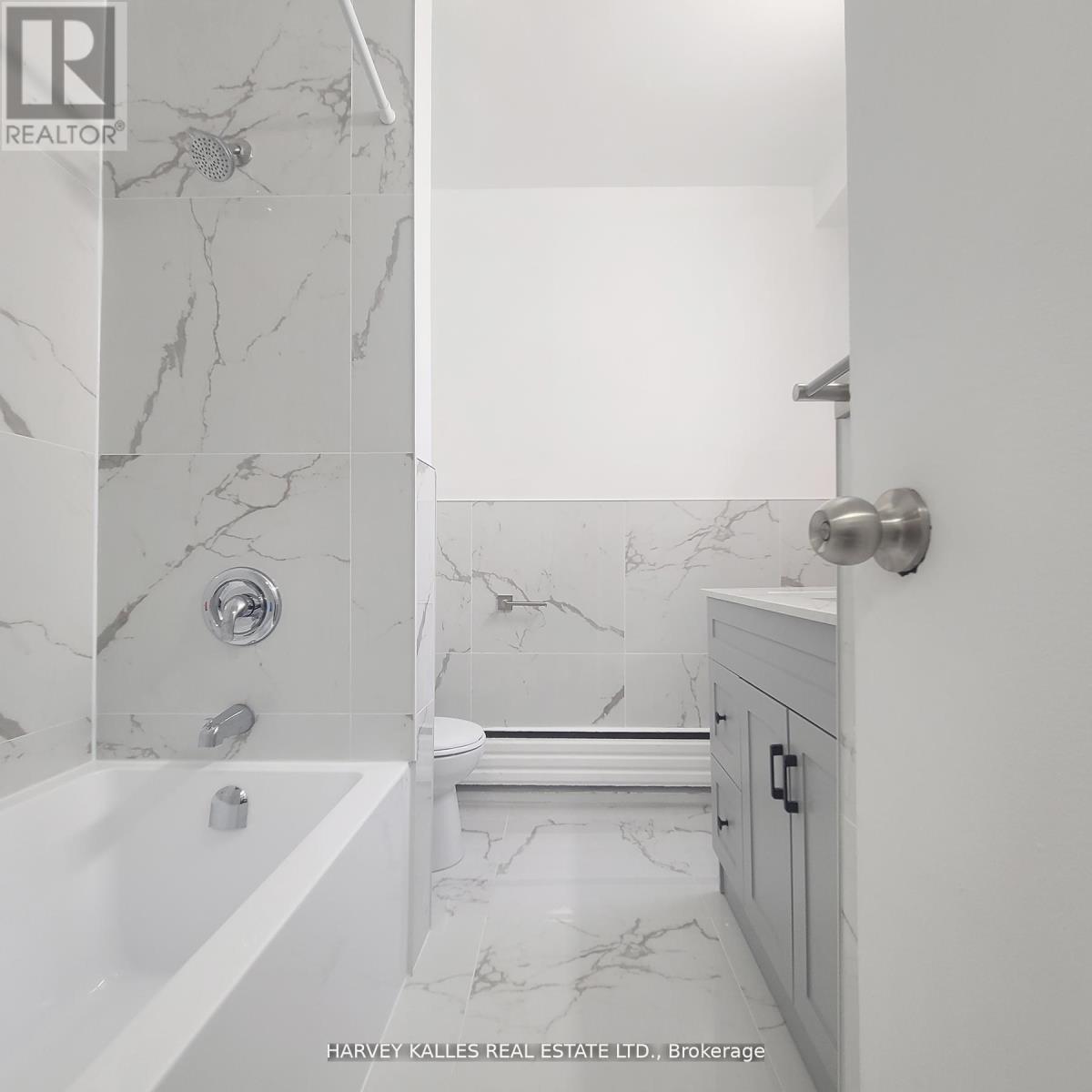 4 - 125 Shelborne Avenue, Toronto, Ontario M6B 2M8 - Photo 8 - C12748868