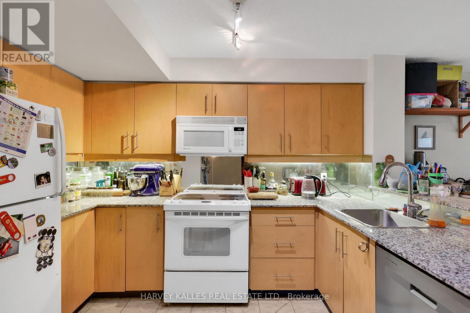 305 - 300 Bloor Street E, Toronto, Ontario M4W 3Y2 - Photo 4 - C12749386