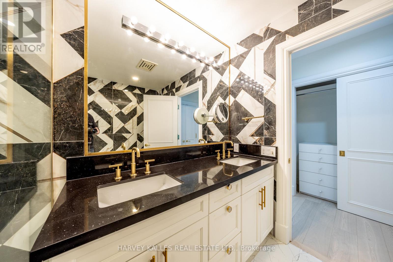 #5b - 2 Chedington Place, Toronto, Ontario  M4N 3R5 - Photo 23 - C12749474