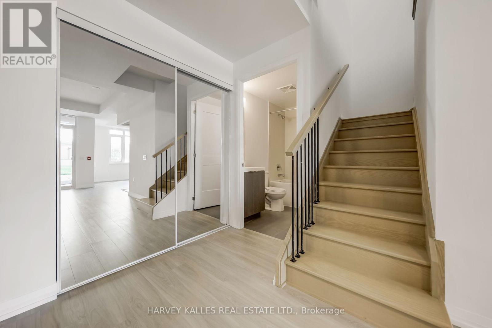 Th117 - 50 Dunfield Avenue, Toronto, Ontario  M4S 0E4 - Photo 4 - C12749982