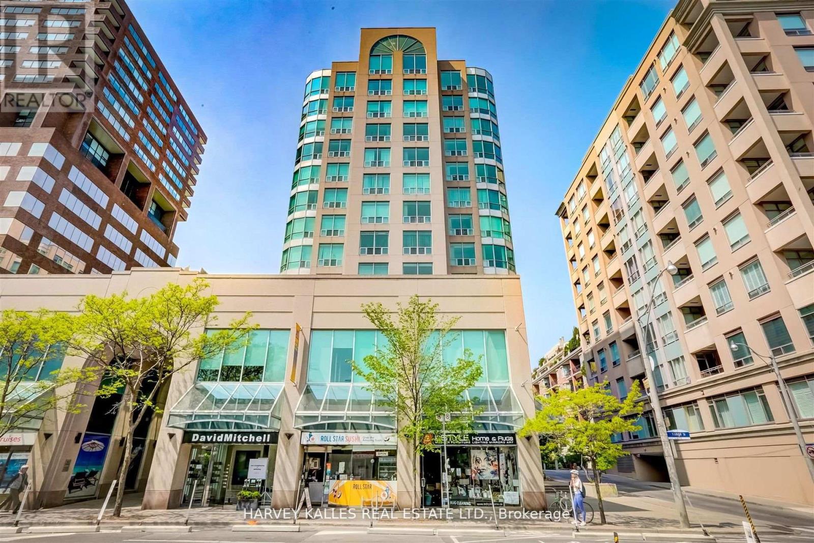 1018 - 942 Yonge Street, Toronto, Ontario M4W 3S8 - Photo 2 - C12751068