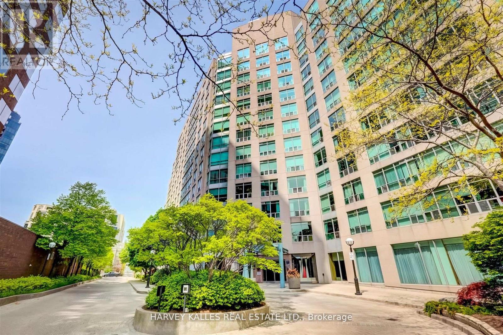 1018 - 942 Yonge Street, Toronto, Ontario M4W 3S8 - Photo 3 - C12751068