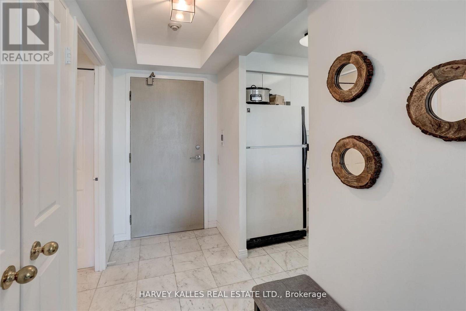 1018 - 942 Yonge Street, Toronto, Ontario M4W 3S8 - Photo 6 - C12751068