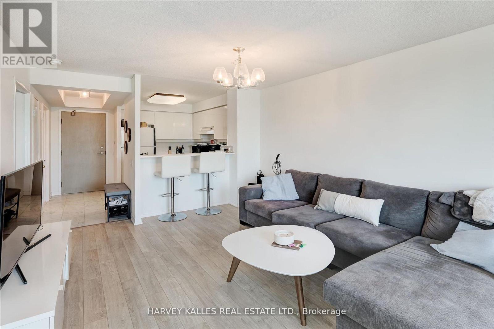 1018 - 942 Yonge Street, Toronto, Ontario M4W 3S8 - Photo 9 - C12751068