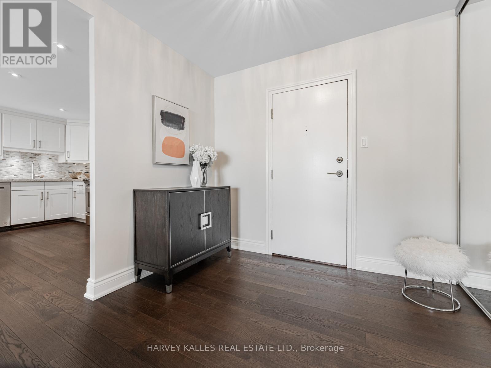 108 - 18 Lower Village Gate, Toronto, Ontario  M5P 3M1 - Photo 3 - C12752312