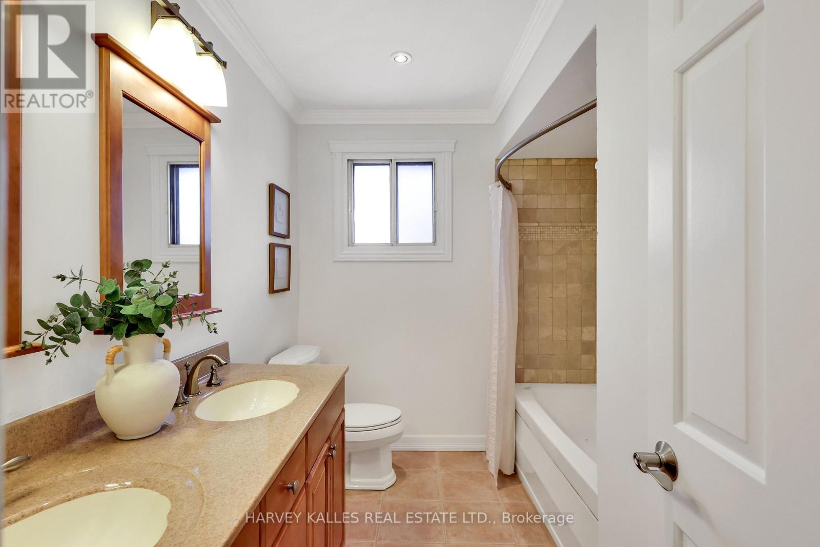 17 Loganberry Crescent, Toronto, Ontario M2H 3H3 - Photo 21 - C12753186