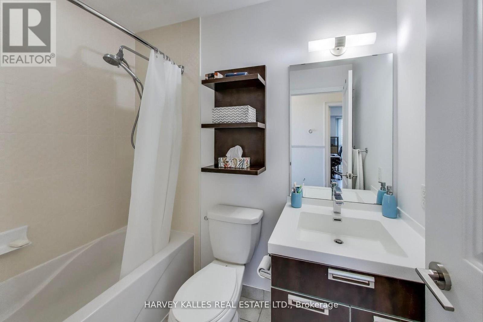 3609 - 28 Ted Rogers Way, Toronto, Ontario  M4Y 2J4 - Photo 6 - C12753286