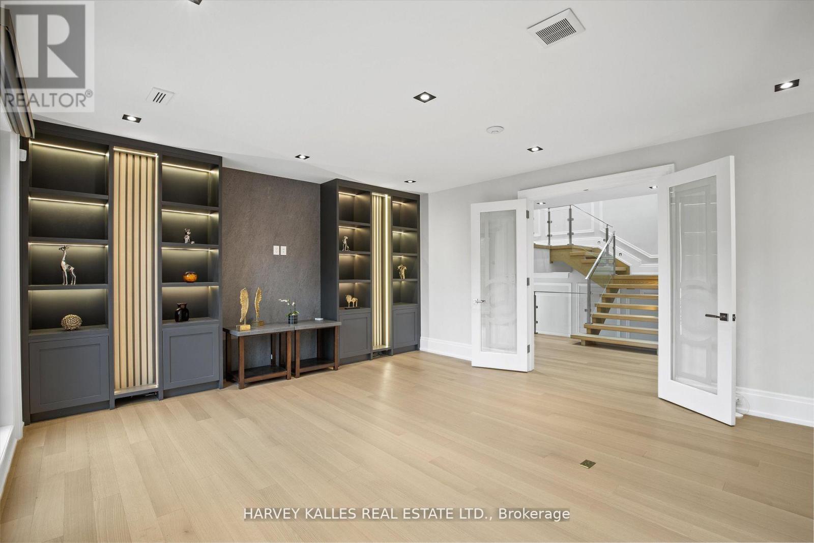 1 Silvergrove Road, Toronto, Ontario  M2L 2N5 - Photo 31 - C12753578