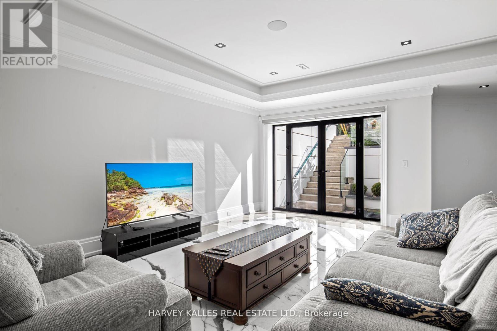 1 Silvergrove Road, Toronto, Ontario  M2L 2N5 - Photo 32 - C12753578