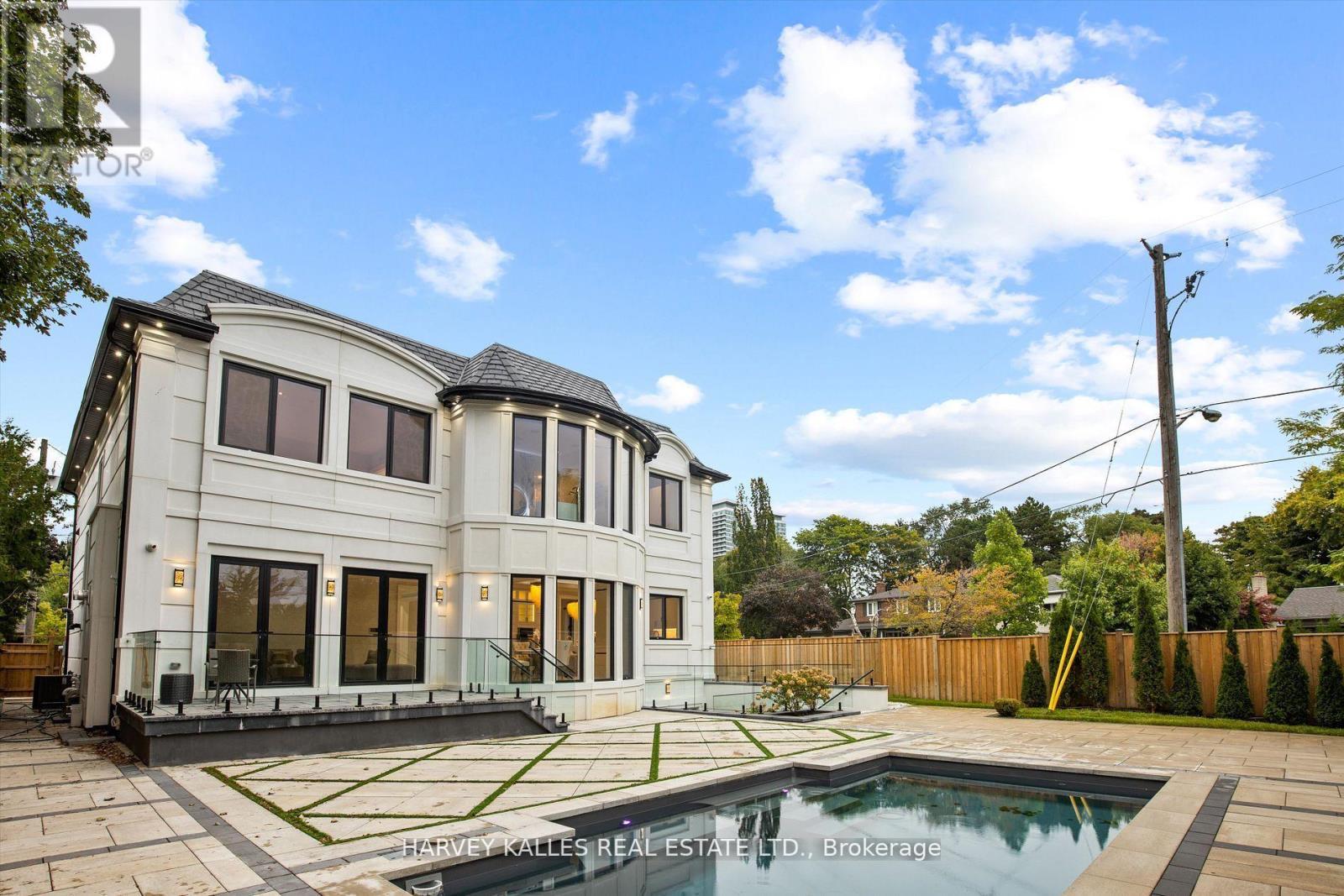 1 Silvergrove Road, Toronto, Ontario  M2L 2N5 - Photo 37 - C12753578