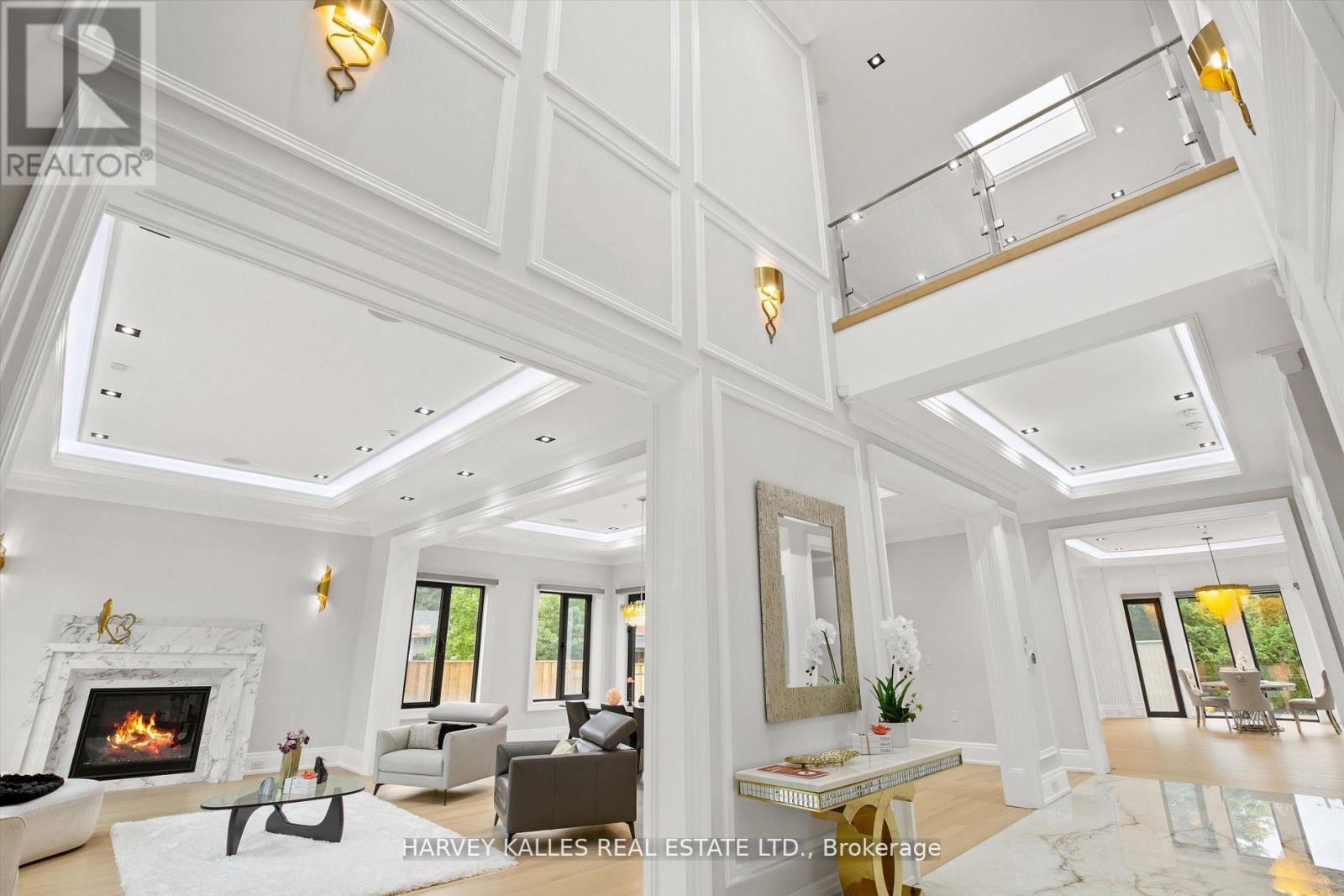 1 Silvergrove Road, Toronto, Ontario  M2L 2N5 - Photo 4 - C12753578