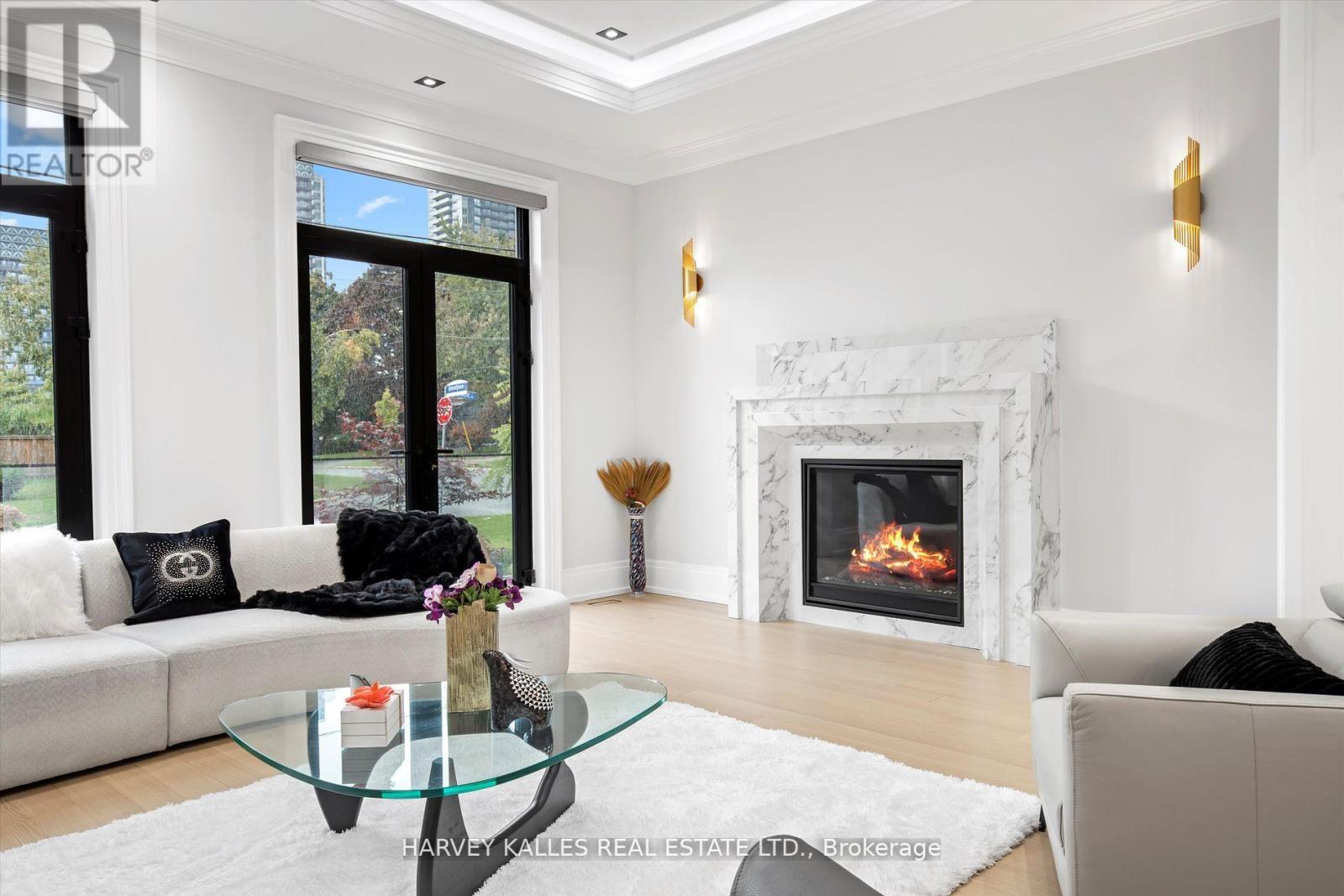 1 Silvergrove Road, Toronto, Ontario  M2L 2N5 - Photo 7 - C12753578