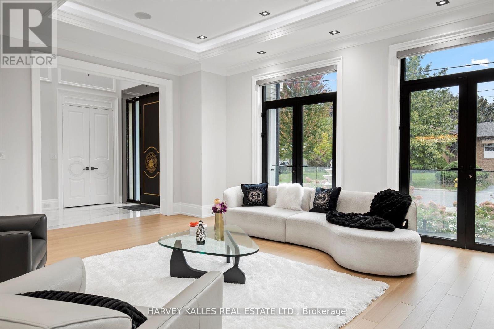 1 Silvergrove Road, Toronto, Ontario  M2L 2N5 - Photo 8 - C12753578