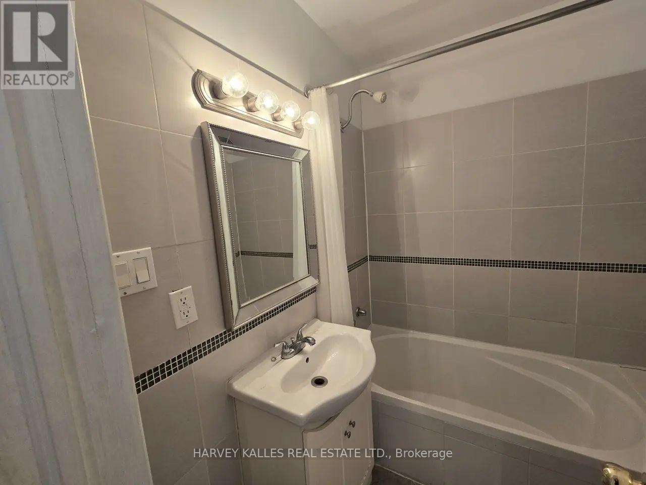 Main - 19 Rogers Road, Toronto, Ontario M6E 1N5 - Photo 15 - C12754172