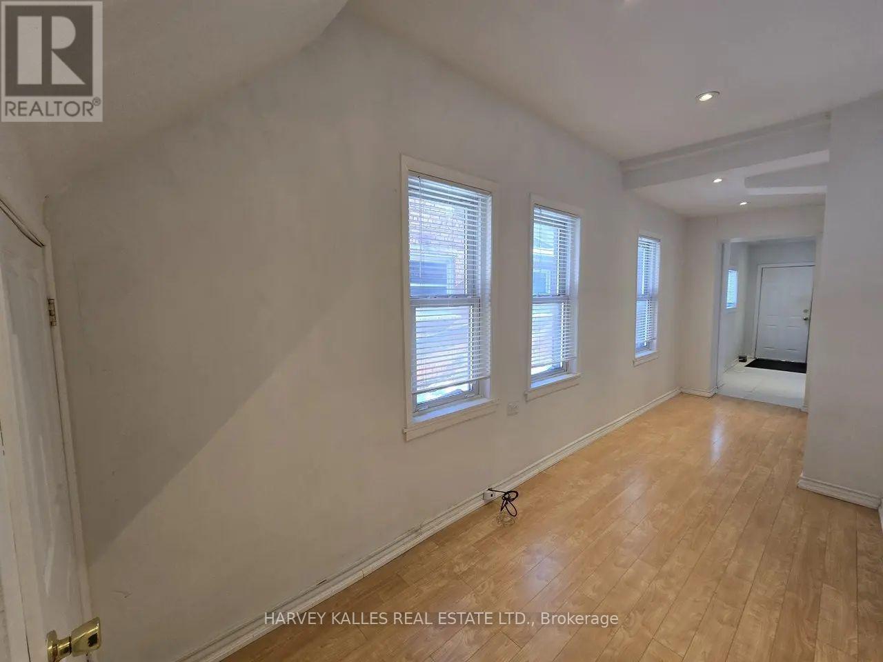 Main - 19 Rogers Road, Toronto, Ontario M6E 1N5 - Photo 3 - C12754172