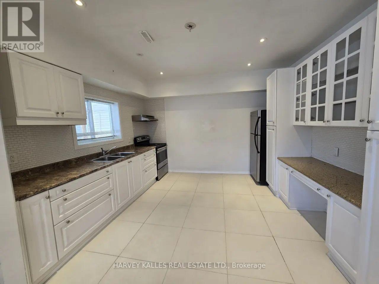 Main - 19 Rogers Road, Toronto, Ontario M6E 1N5 - Photo 7 - C12754172