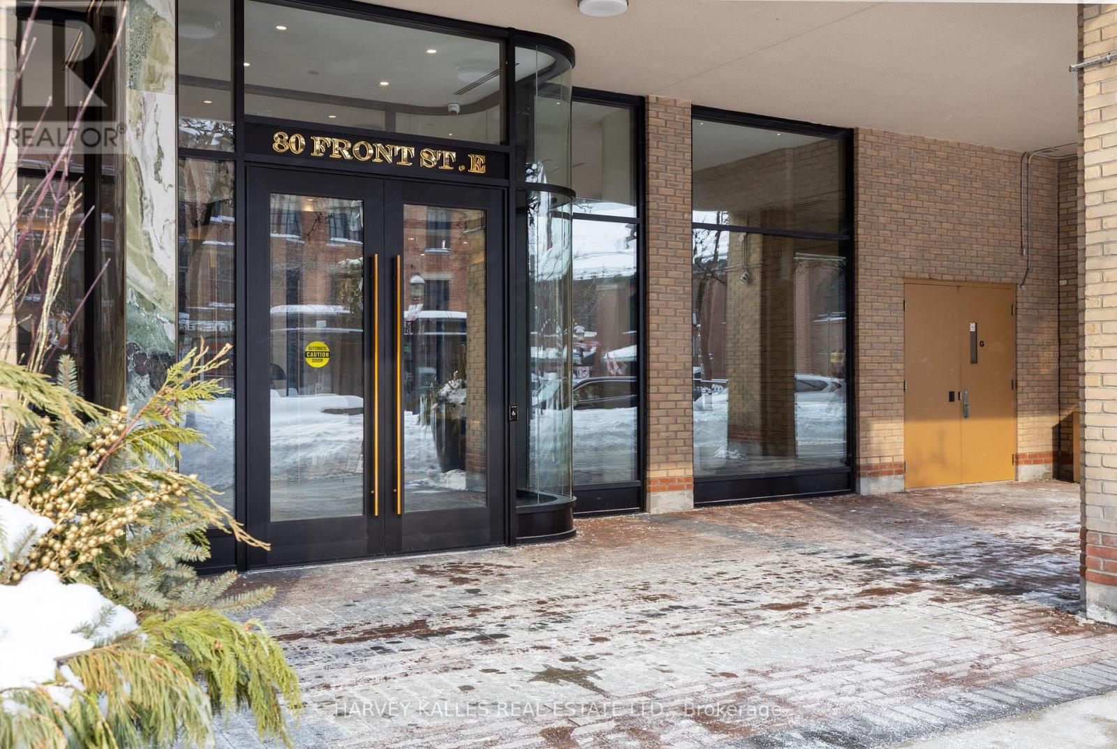 818 - 80 Front Street E, Toronto, Ontario M5E 1T4 - Photo 2 - C12754352