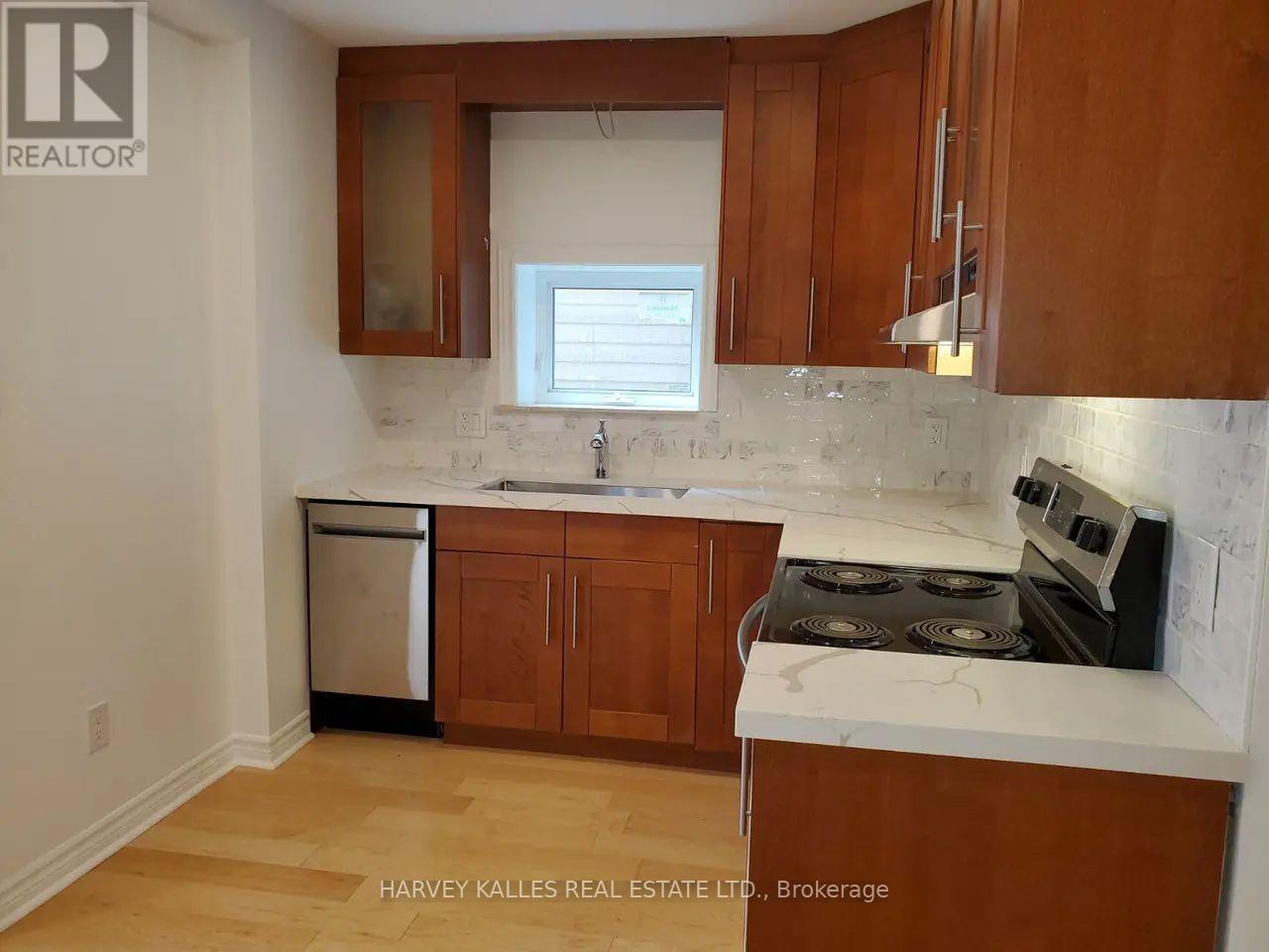 Main - 679 Vaughan Road, Toronto, Ontario  M6E 2Y7 - Photo 3 - C12755018