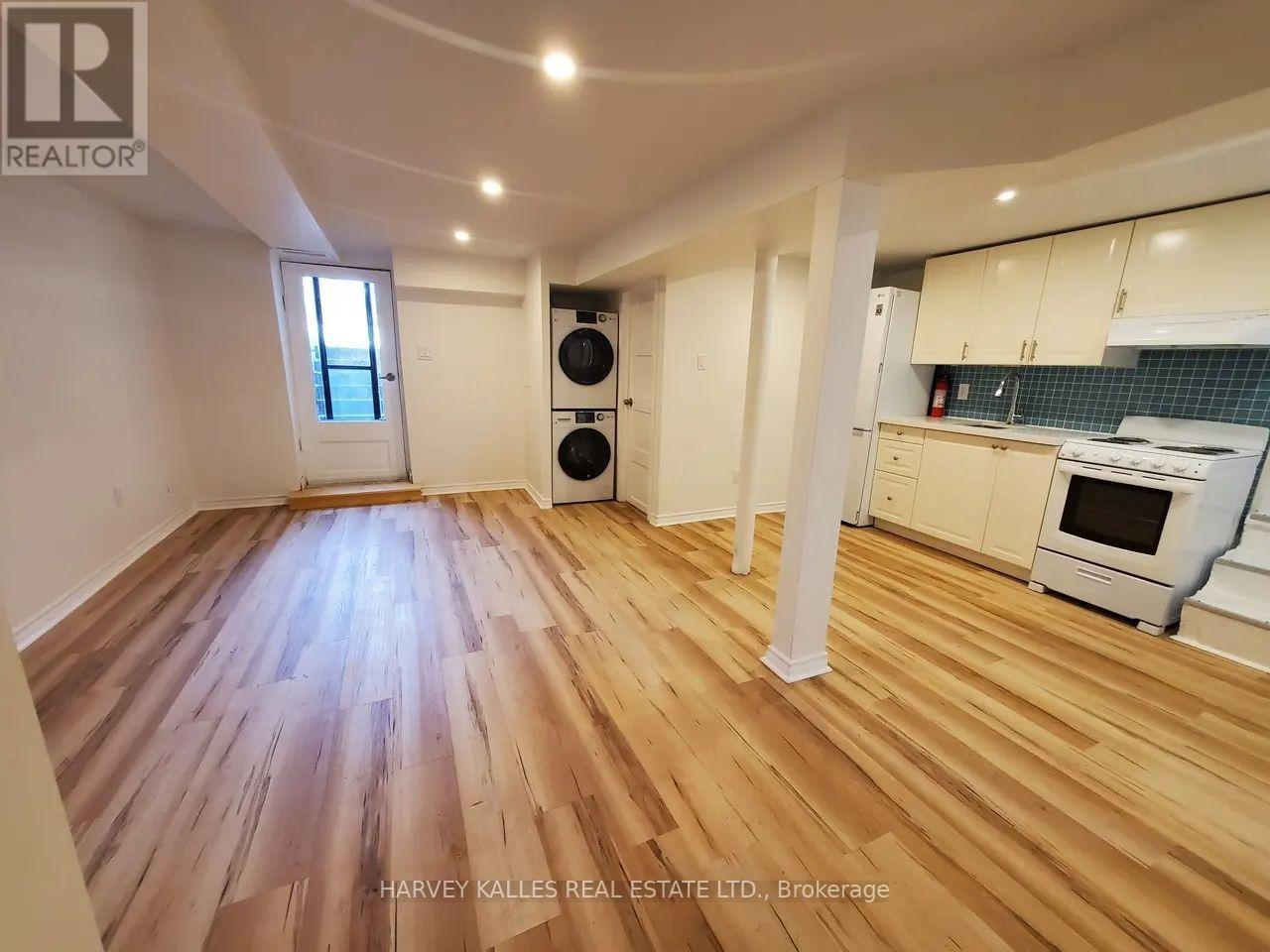 Lower - 17 Alberta Avenue, Toronto, Ontario M6H 2R5 - Photo 4 - C12755522