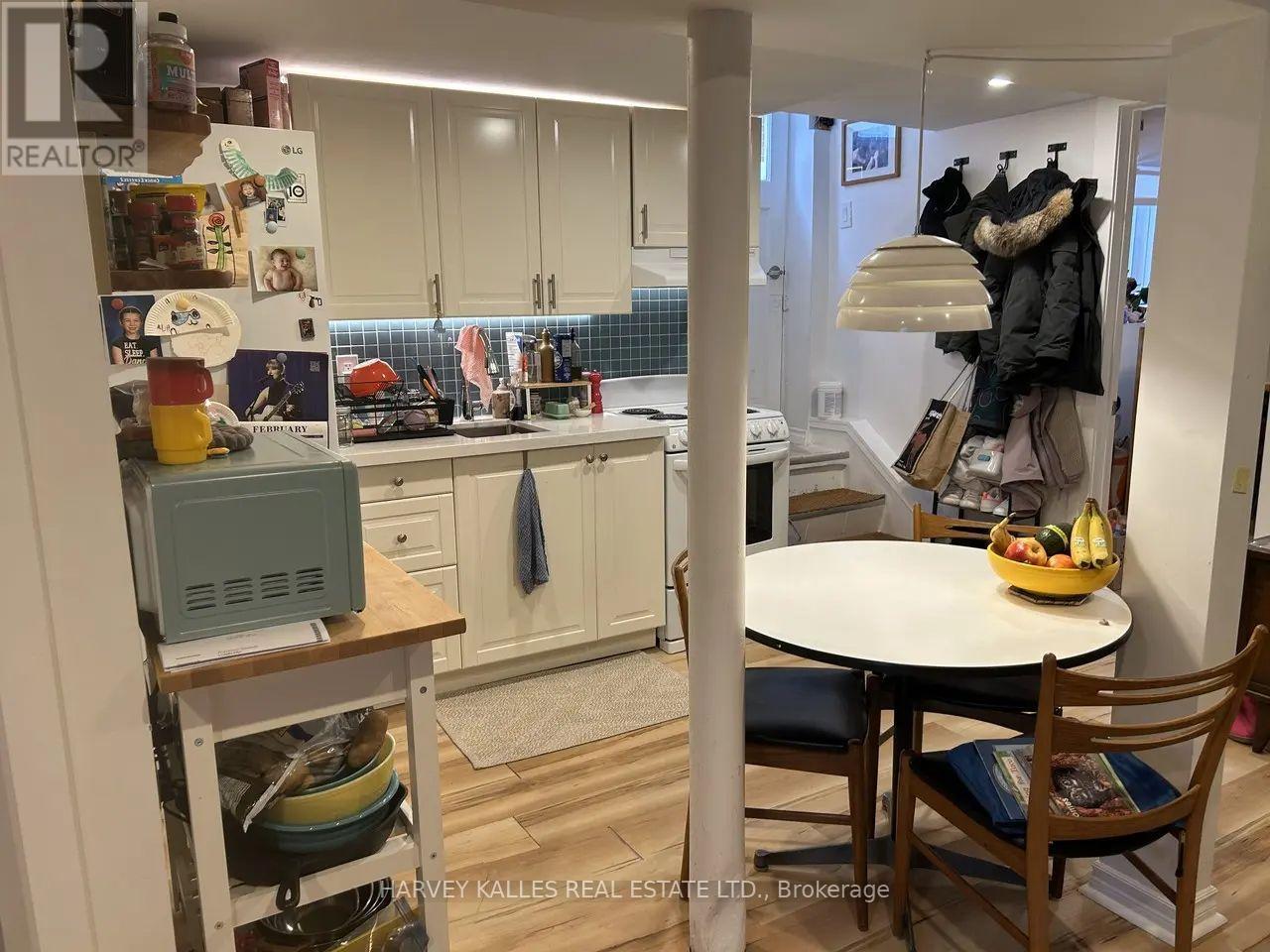 Lower - 17 Alberta Avenue, Toronto, Ontario M6H 2R5 - Photo 6 - C12755522