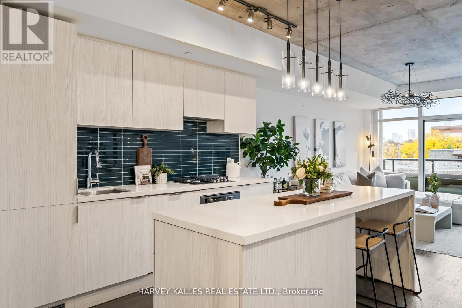 318 - 109 Ossington Avenue, Toronto, Ontario M6J 0G1 - Photo 2 - C12755744