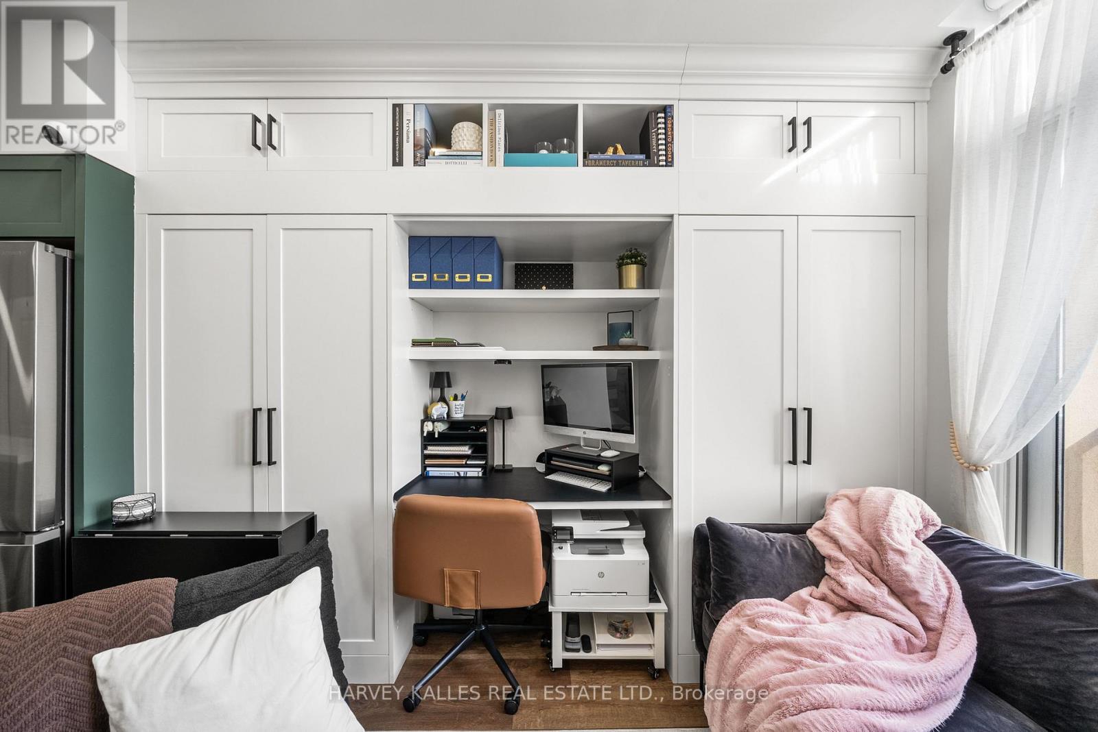 1305 - 4 Elsinore Path, Toronto, Ontario  M8V 4G7 - Photo 10 - W12755920