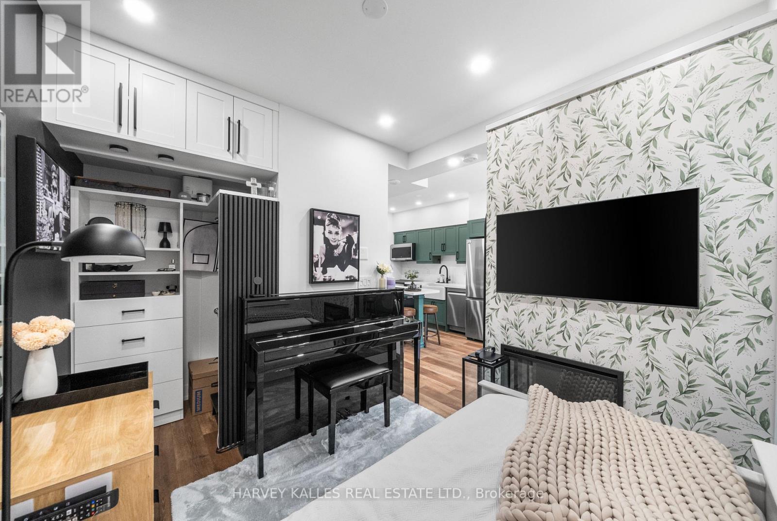 1305 - 4 Elsinore Path, Toronto, Ontario  M8V 4G7 - Photo 15 - W12755920