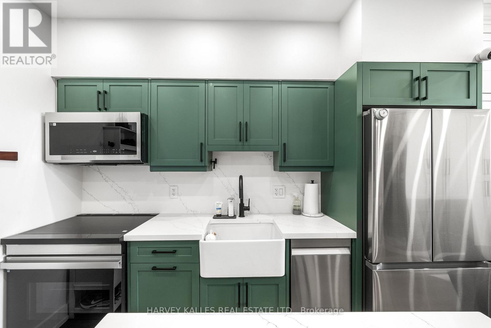 1305 - 4 Elsinore Path, Toronto, Ontario  M8V 4G7 - Photo 2 - W12755920