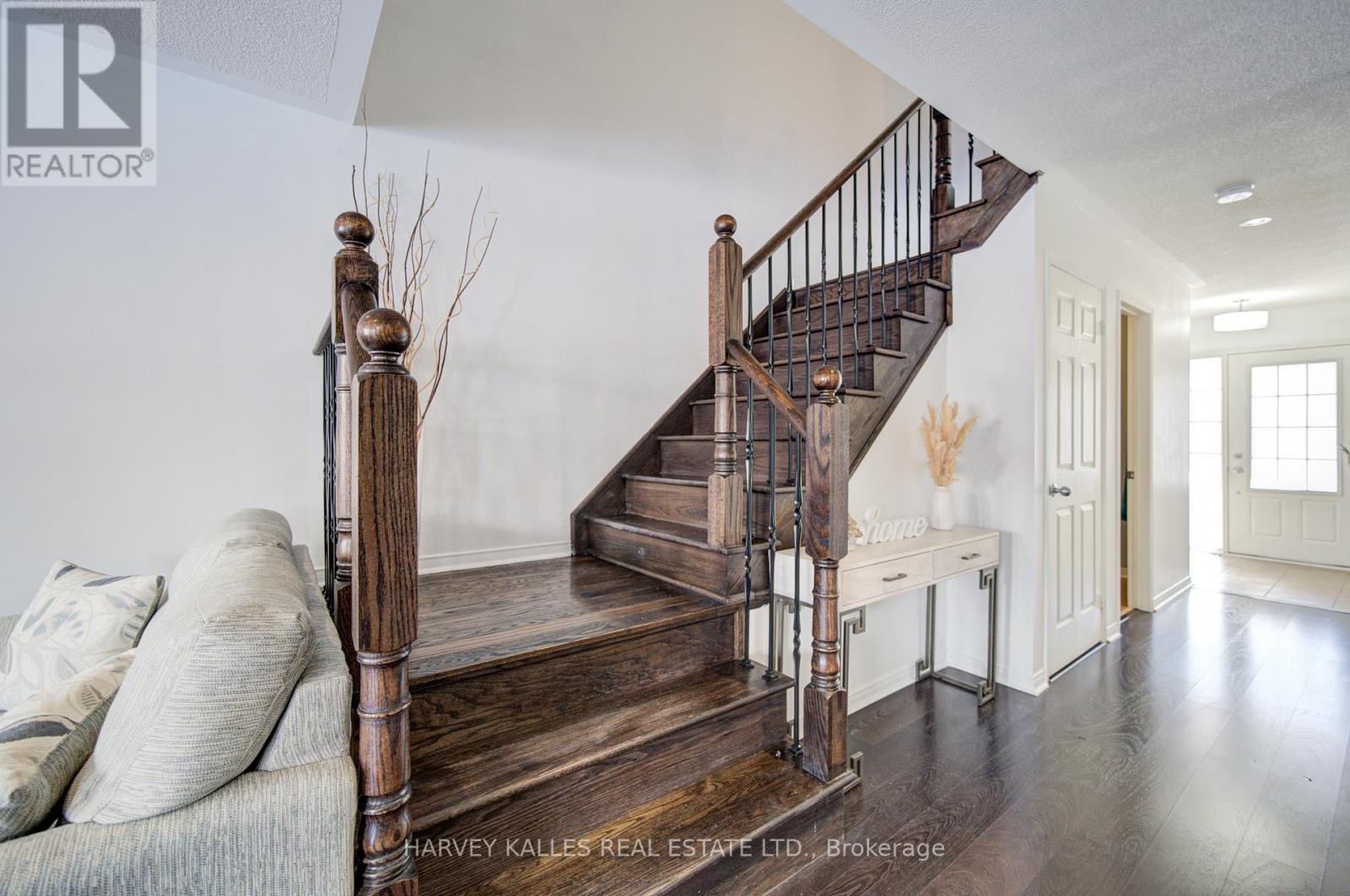 223 Orr Drive, Bradford West Gwillimbury, Ontario L3Z 0S3 - Photo 11 - N12757654