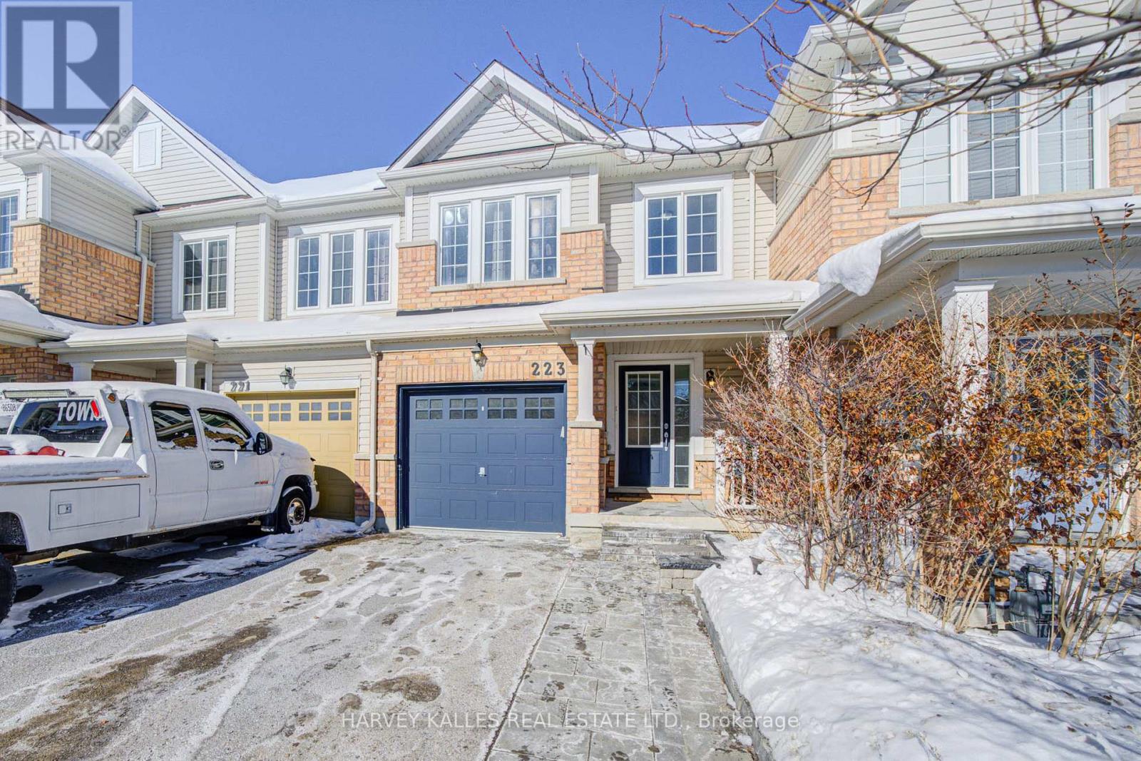 223 Orr Drive, Bradford West Gwillimbury, Ontario L3Z 0S3 - Photo 2 - N12757654