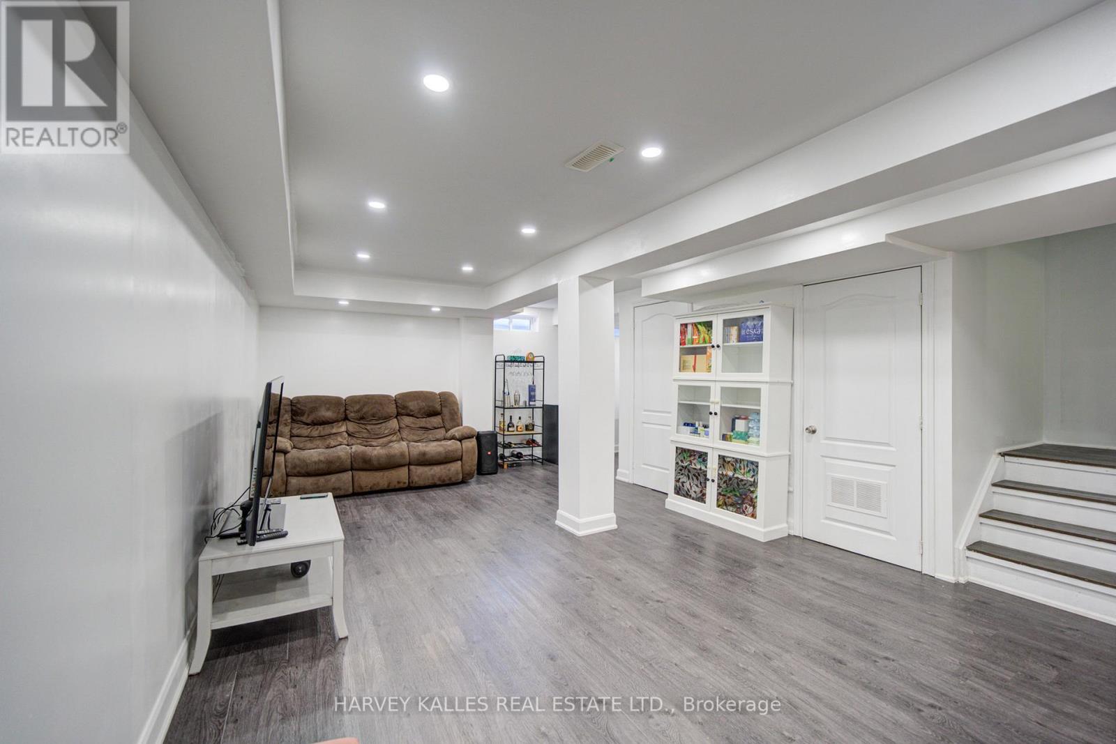 223 Orr Drive, Bradford West Gwillimbury, Ontario L3Z 0S3 - Photo 39 - N12757654