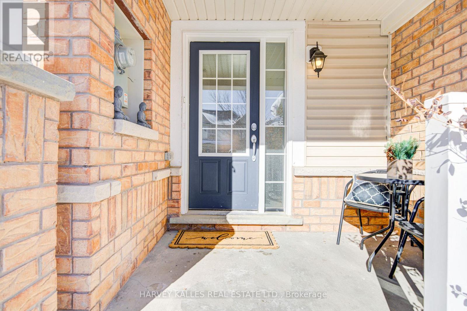 223 Orr Drive, Bradford West Gwillimbury, Ontario L3Z 0S3 - Photo 4 - N12757654