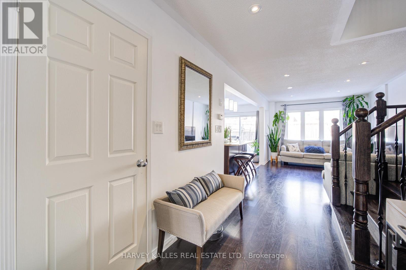 223 Orr Drive, Bradford West Gwillimbury, Ontario L3Z 0S3 - Photo 9 - N12757654