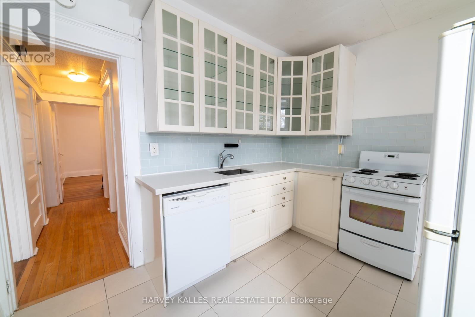 Upper - 885 Davenport Road, Toronto, Ontario M6G 2B4 - Photo 4 - C12758000