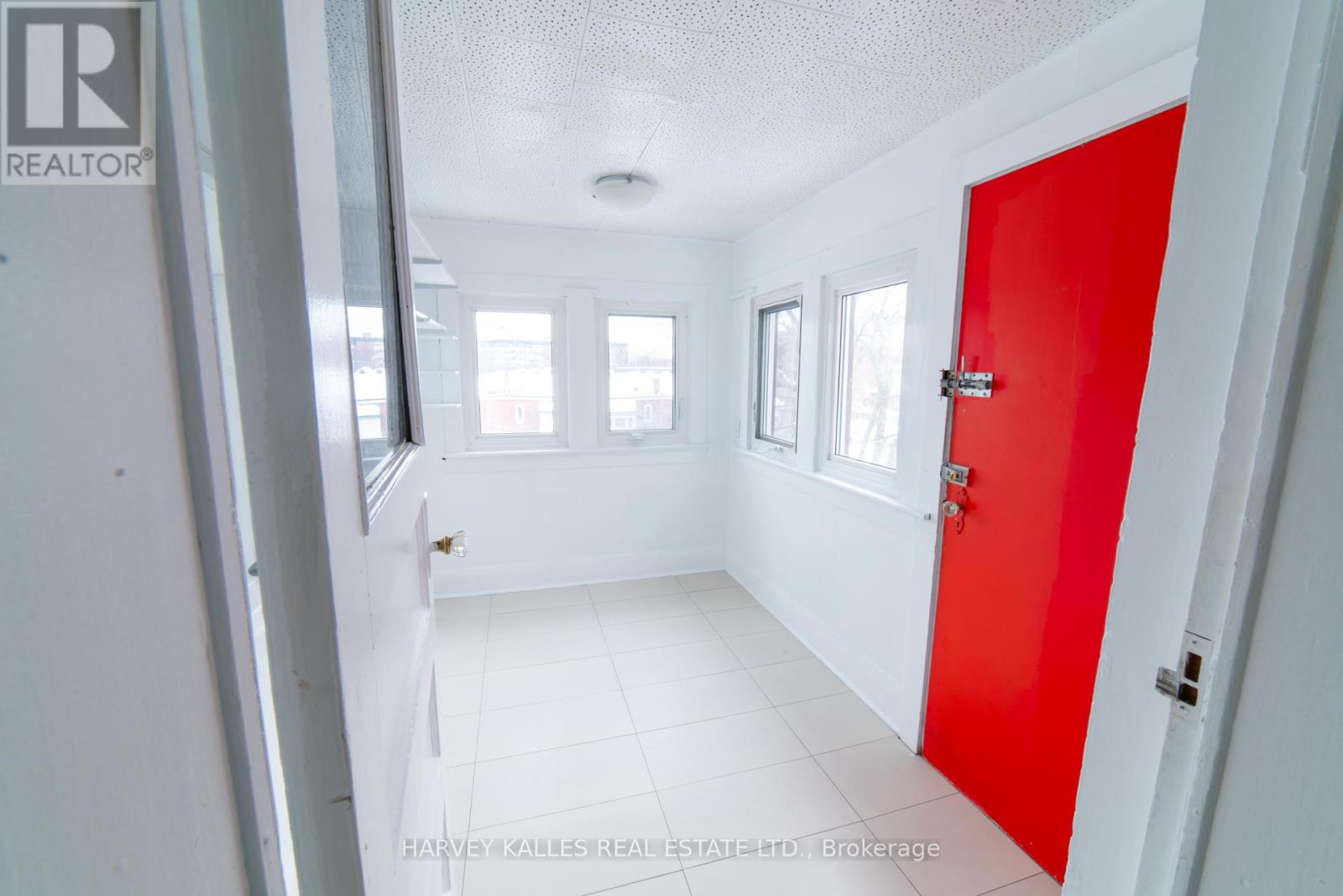 Upper - 885 Davenport Road, Toronto, Ontario M6G 2B4 - Photo 5 - C12758000