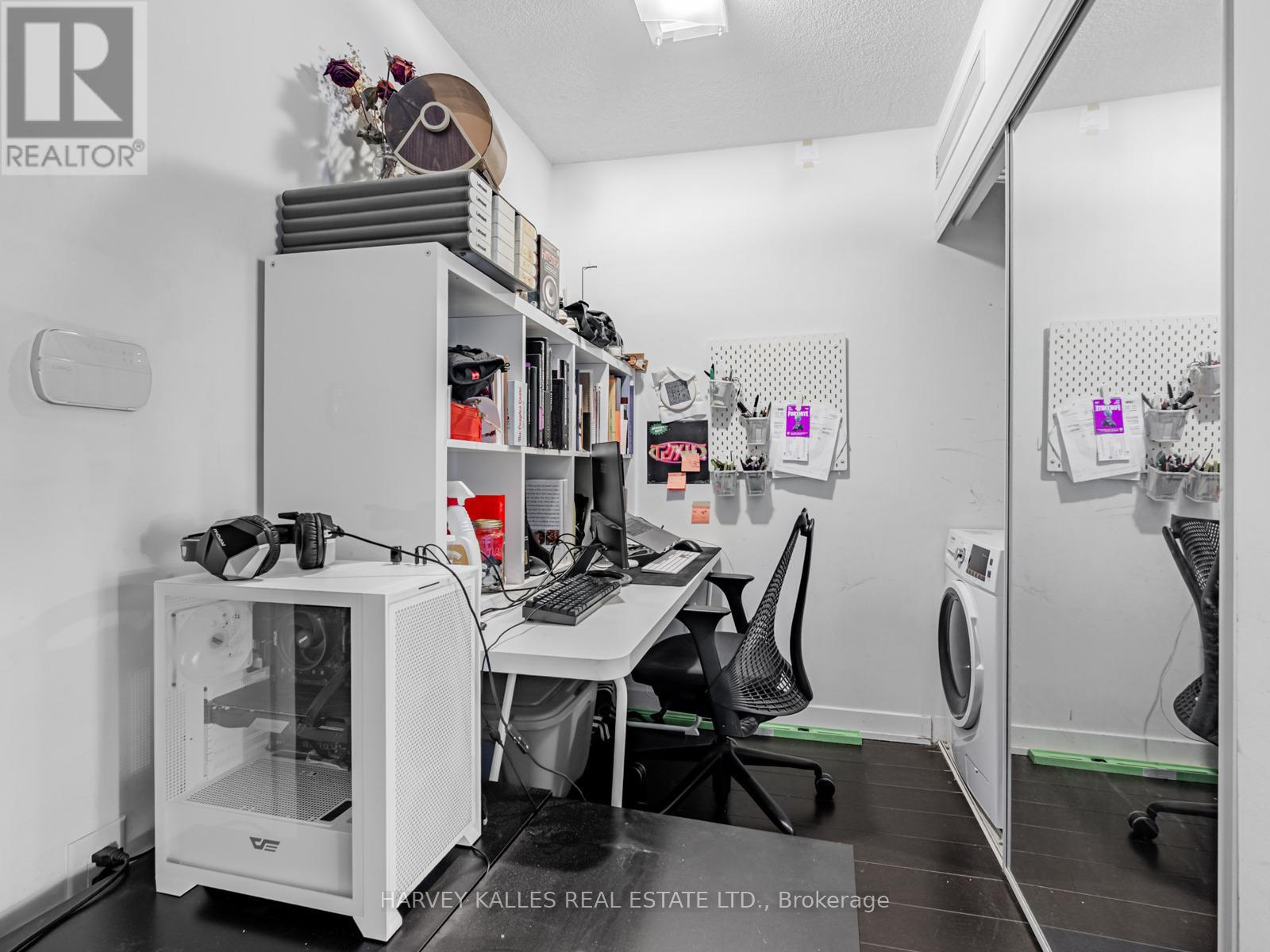 655 - 10 Capreol Court, Toronto, Ontario  M5V 4A5 - Photo 16 - C12758362