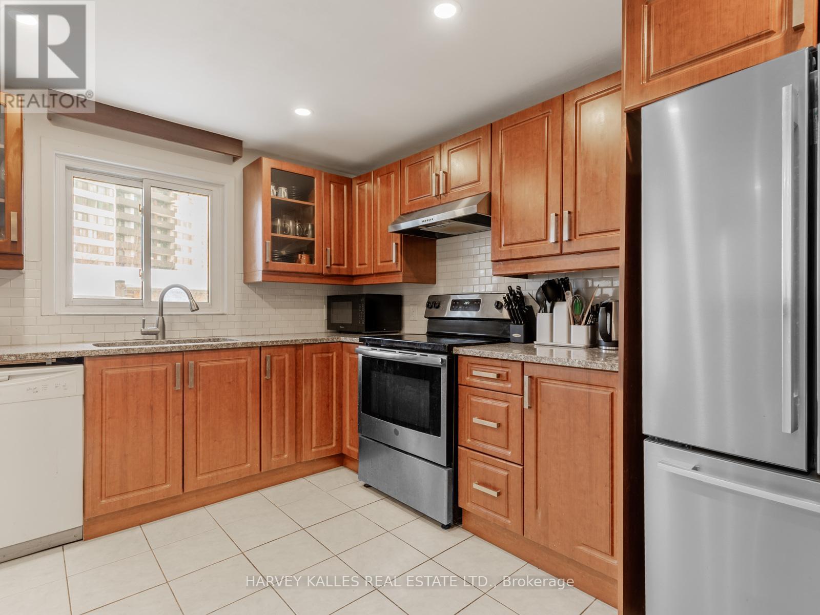 19 Coach Liteway, Toronto, Ontario  M2R 3J8 - Photo 22 - C12758404