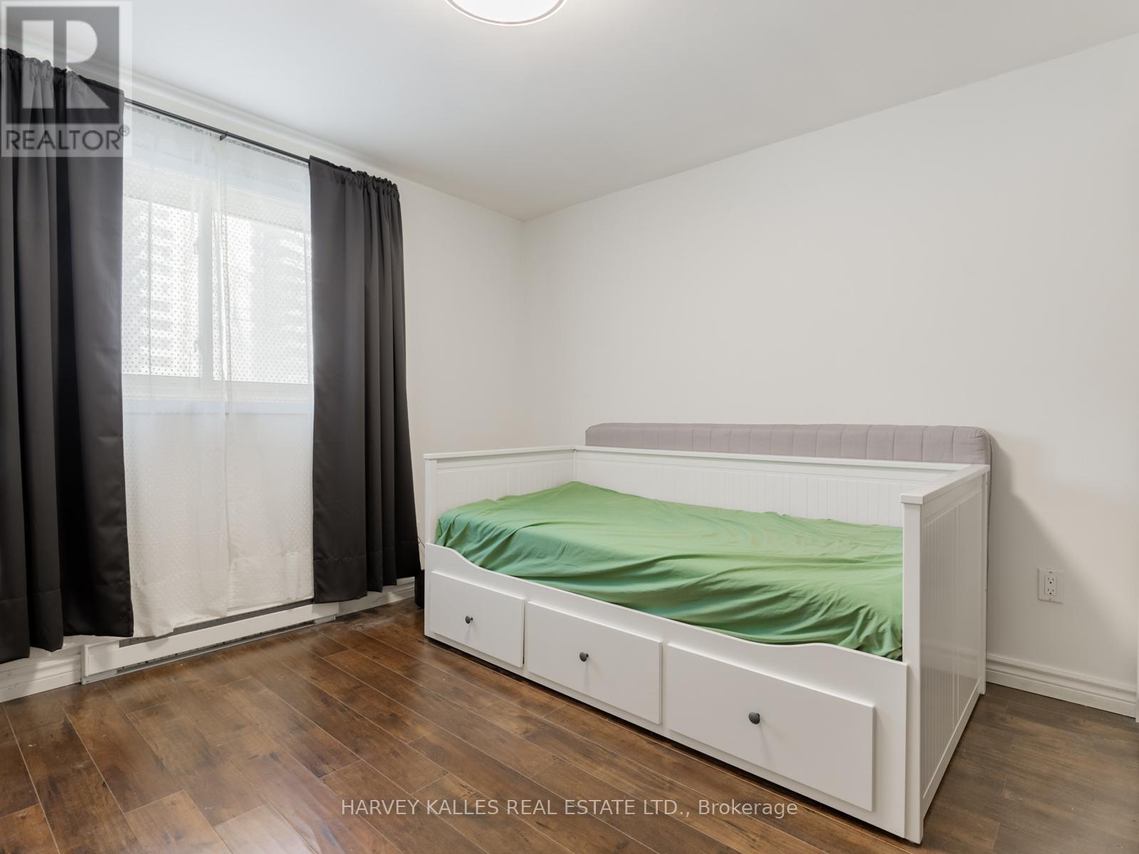 19 Coach Liteway, Toronto, Ontario  M2R 3J8 - Photo 27 - C12758404