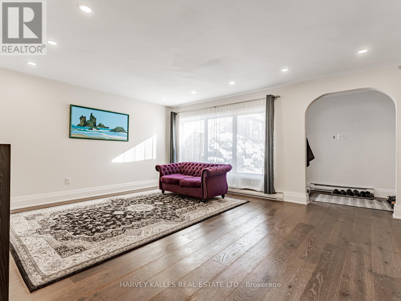 19 Coach Liteway, Toronto, Ontario  M2R 3J8 - Photo 4 - C12758404