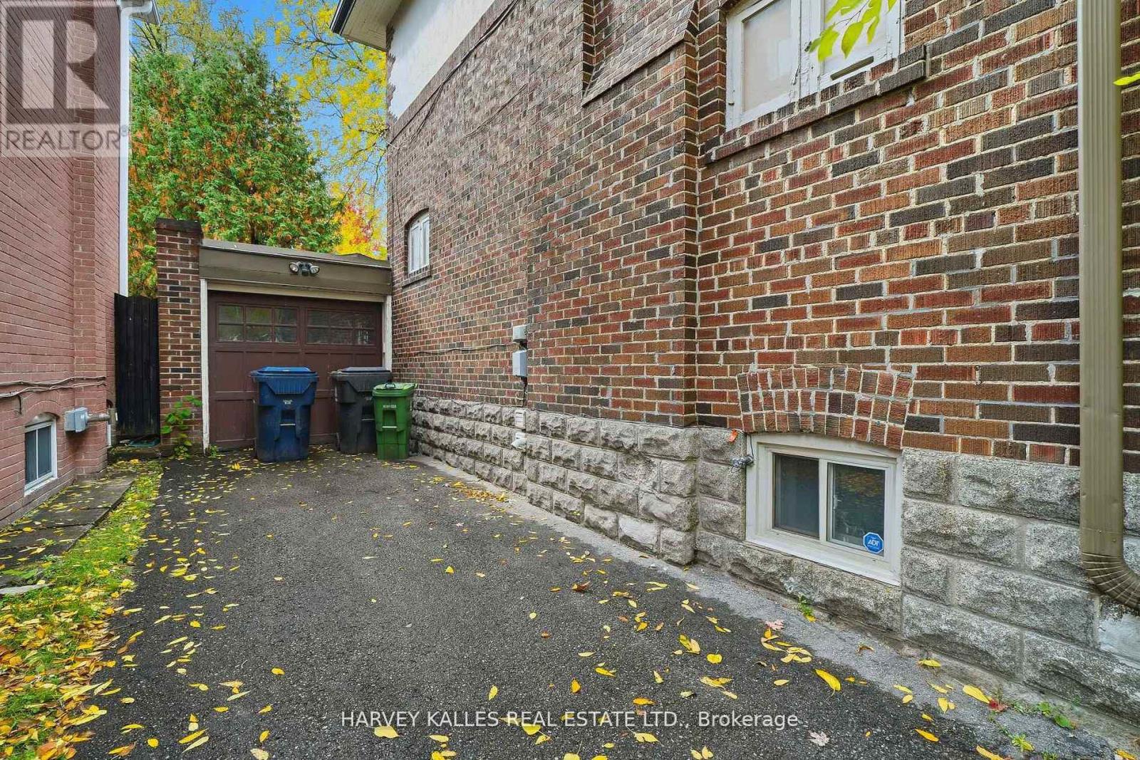 202 Dinnick Crescent, Toronto, Ontario  M4N 1M3 - Photo 50 - C12758648