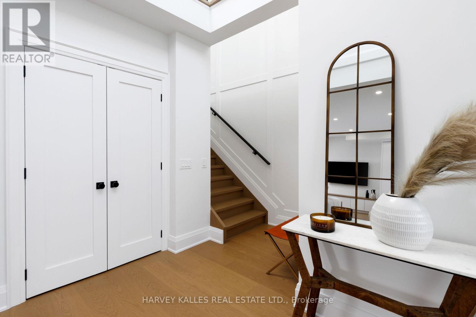 90 Great Oak Drive, Toronto, Ontario  M9A 1N5 - Photo 23 - W12758464