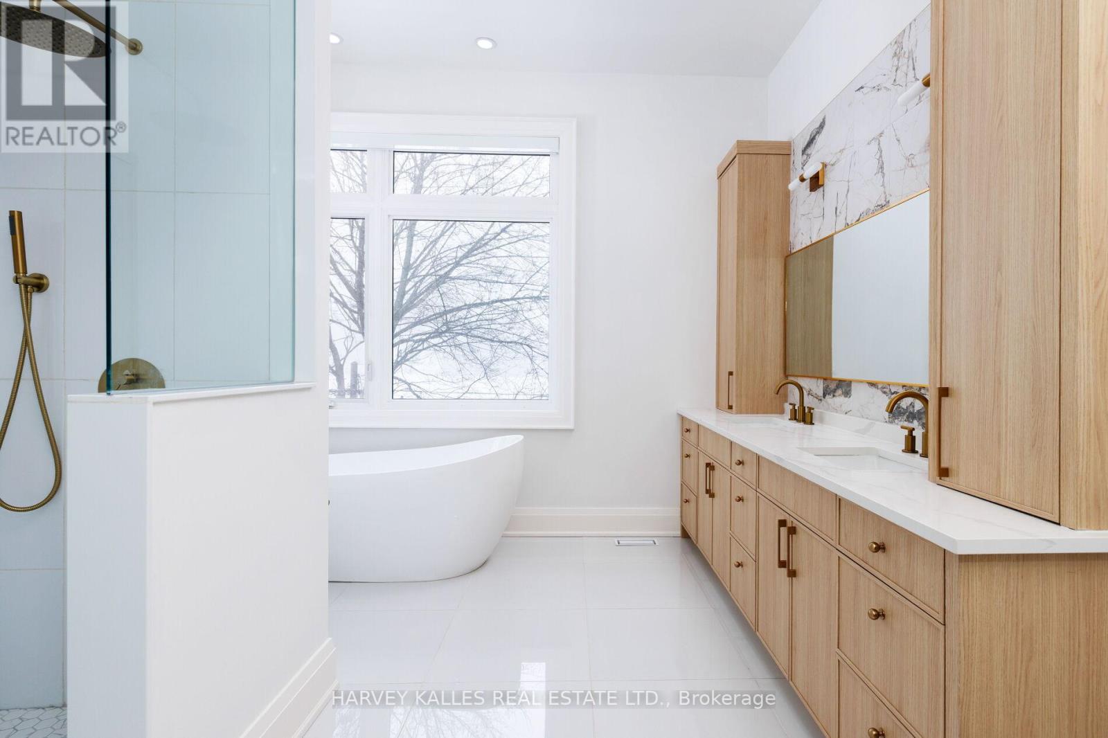 90 Great Oak Drive, Toronto, Ontario  M9A 1N5 - Photo 28 - W12758464