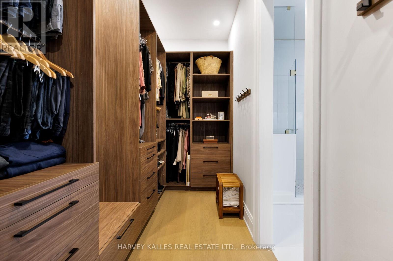 90 Great Oak Drive, Toronto, Ontario  M9A 1N5 - Photo 32 - W12758464