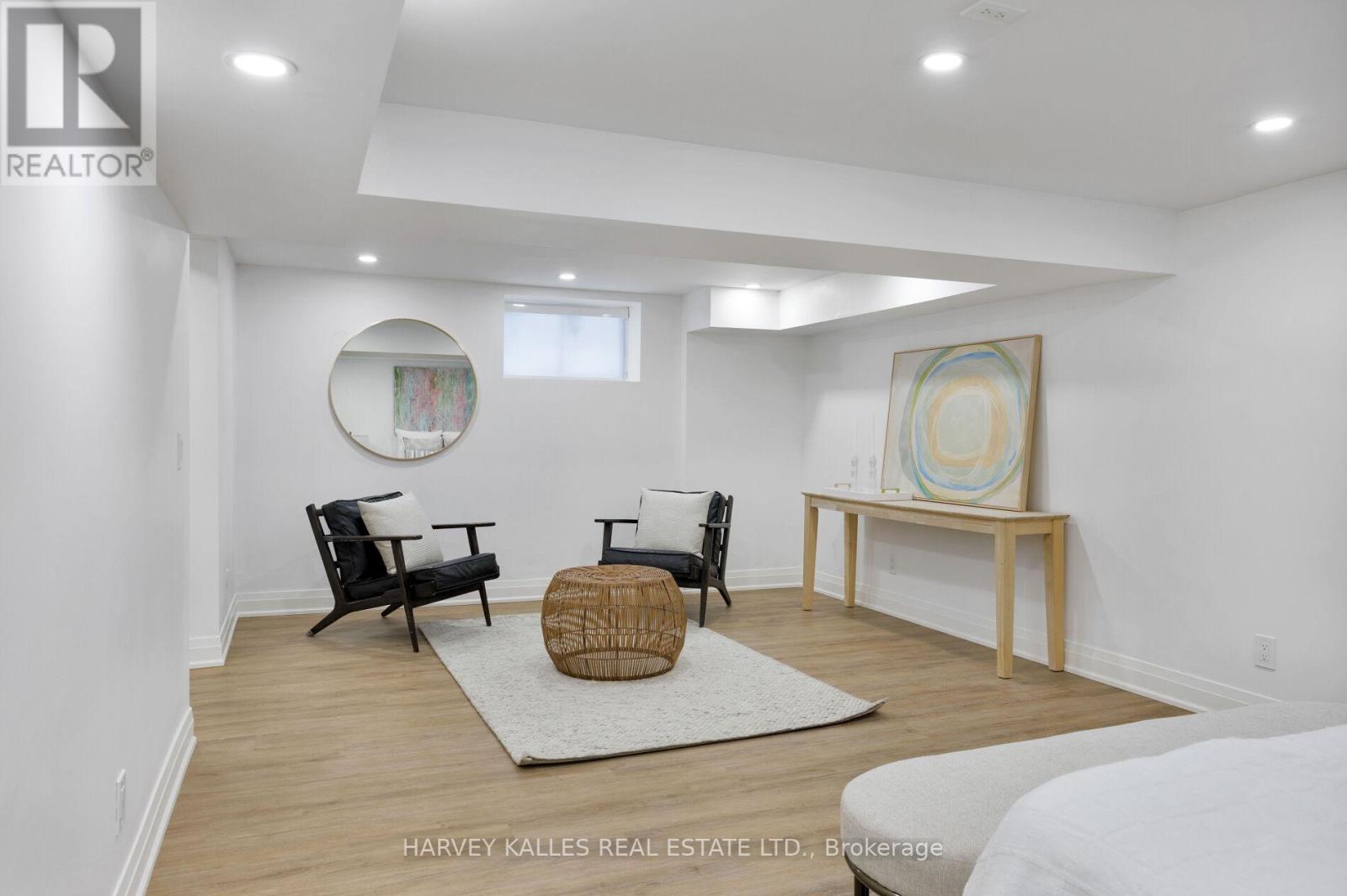 90 Great Oak Drive, Toronto, Ontario  M9A 1N5 - Photo 46 - W12758464