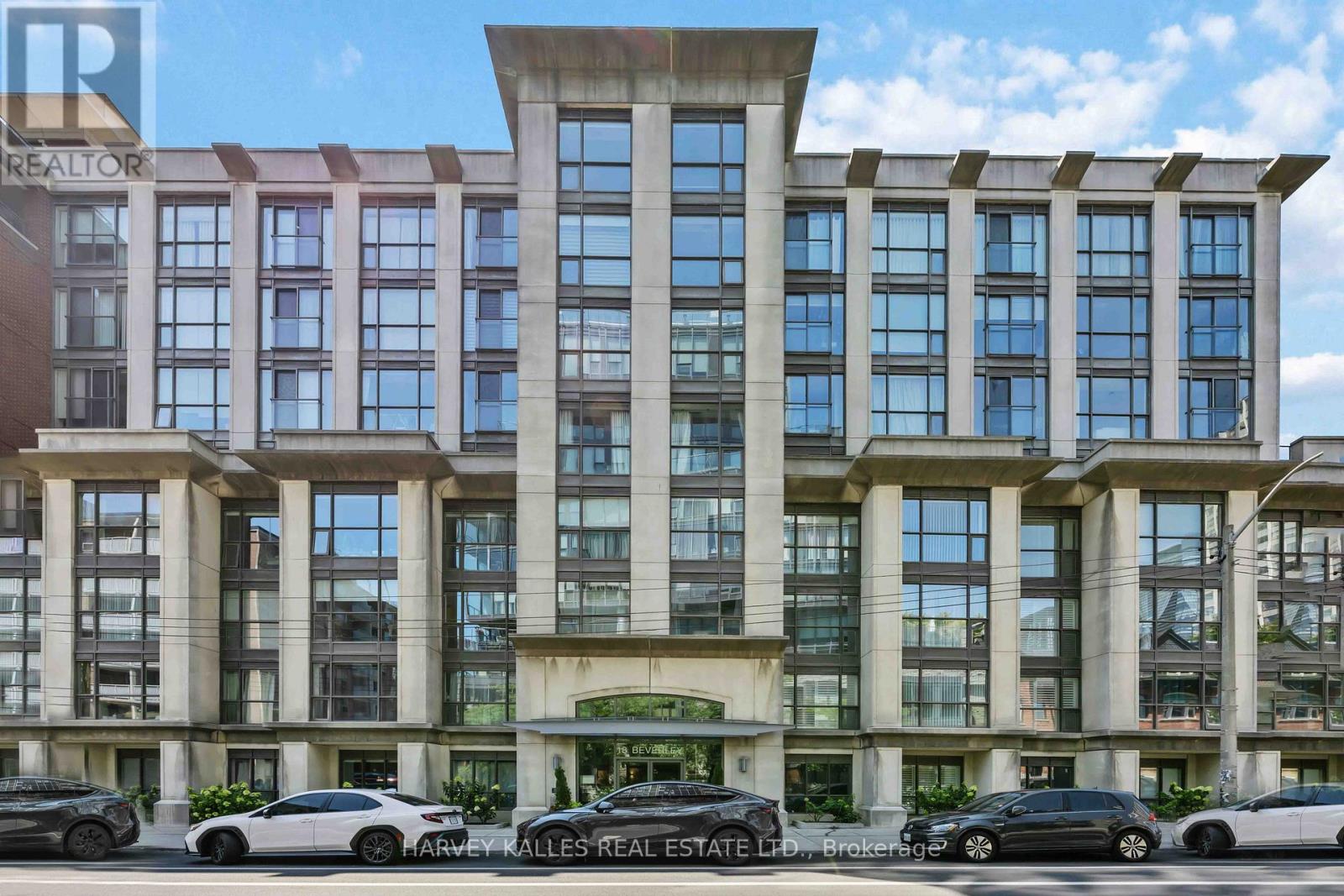 601 - 18 BEVERLEY STREET, Toronto, Ontario