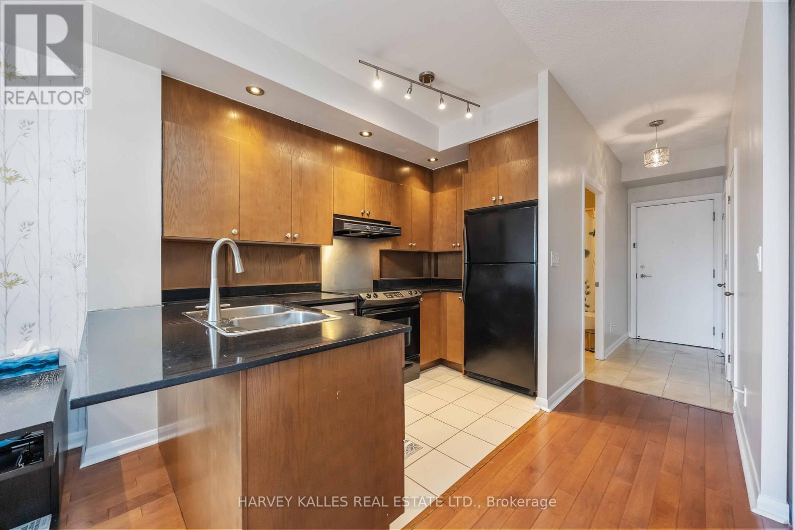601 - 18 Beverley Street, Toronto, Ontario M5T 3L2 - Photo 11 - C12759562