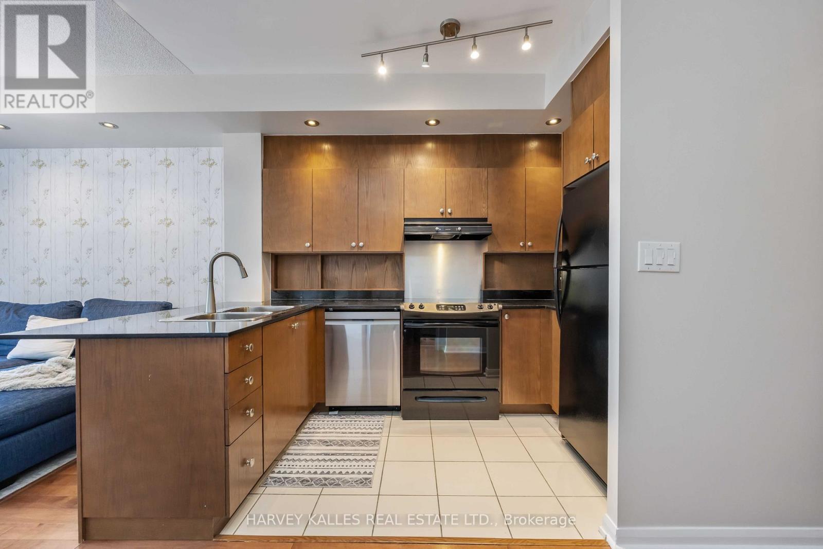 601 - 18 Beverley Street, Toronto, Ontario M5T 3L2 - Photo 17 - C12759562