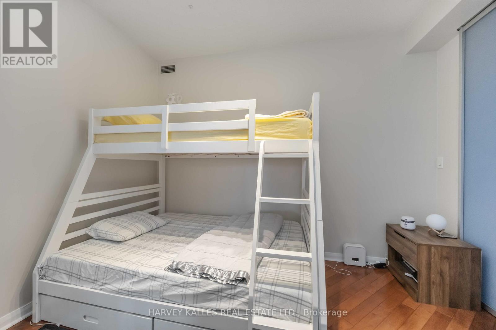 601 - 18 Beverley Street, Toronto, Ontario M5T 3L2 - Photo 27 - C12759562