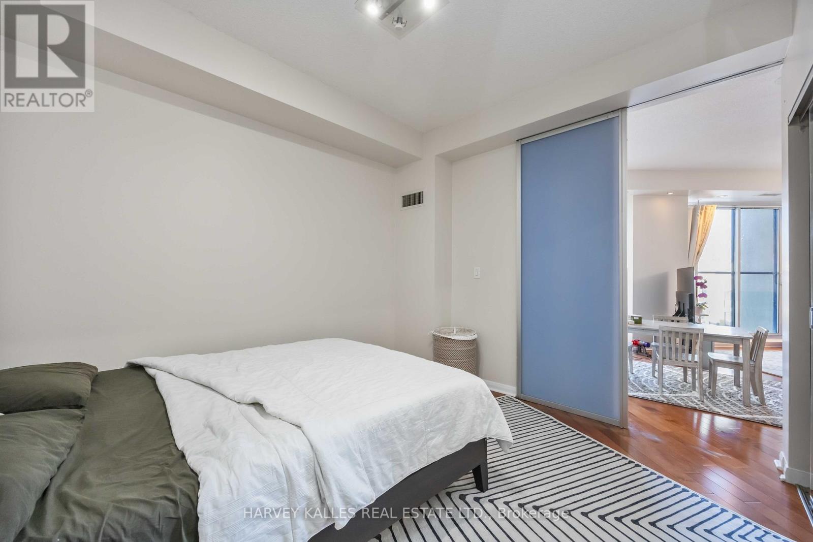 601 - 18 Beverley Street, Toronto, Ontario M5T 3L2 - Photo 31 - C12759562